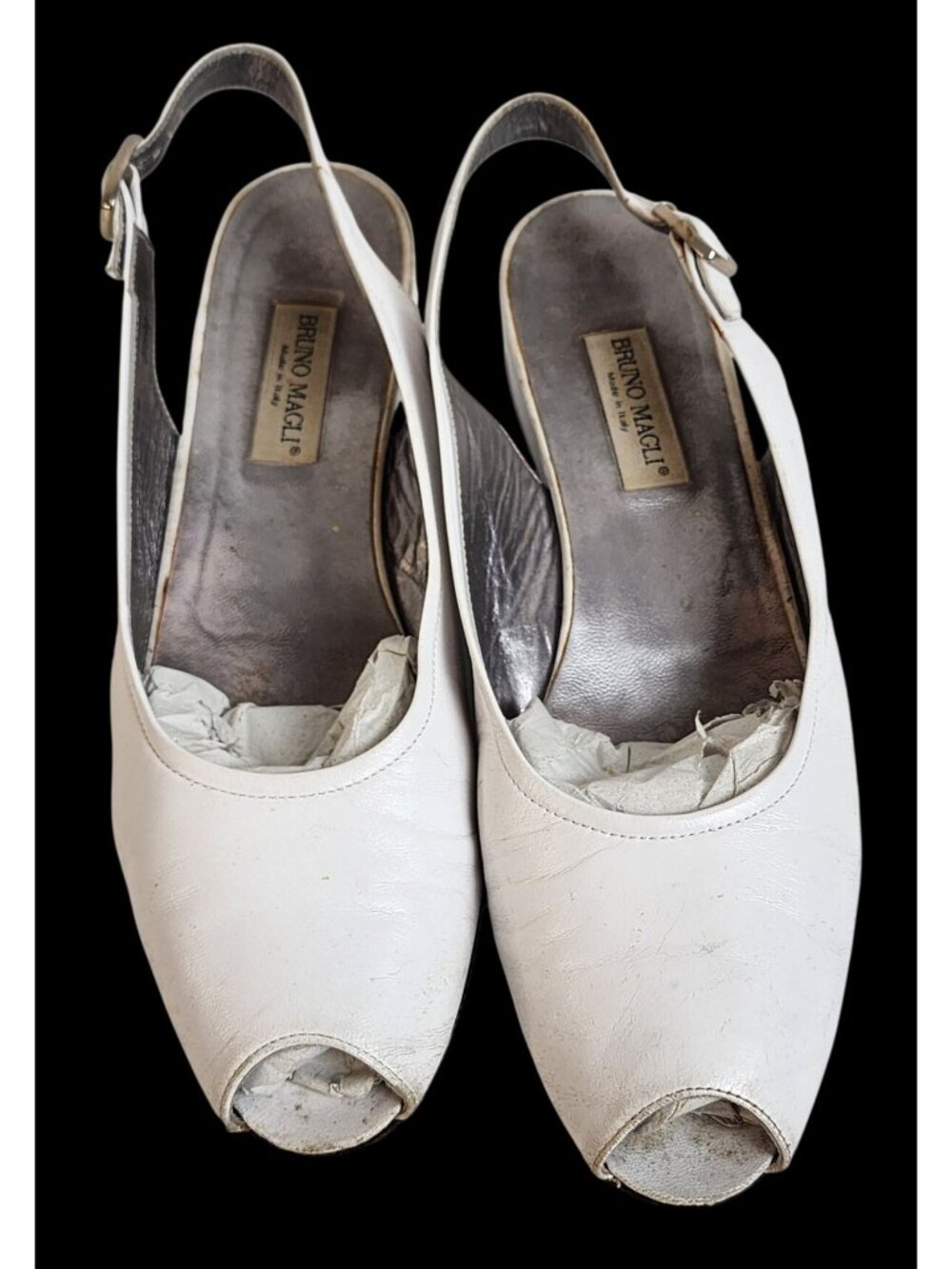 Vintage. Women's Bruno Magli White Leather Peep-Toe Slingback Flat size 8